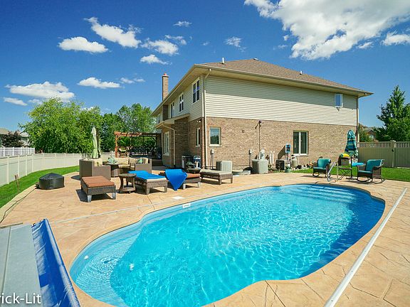 2nd image of 710 Willowfield Ct