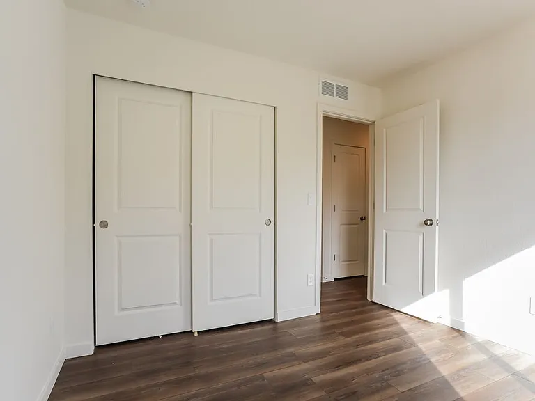 18560 E 47th Ave — Photo 15