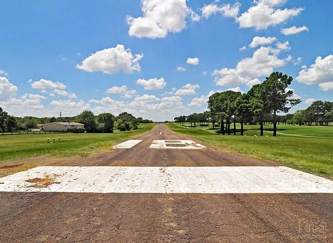 Airplane strip/Storage