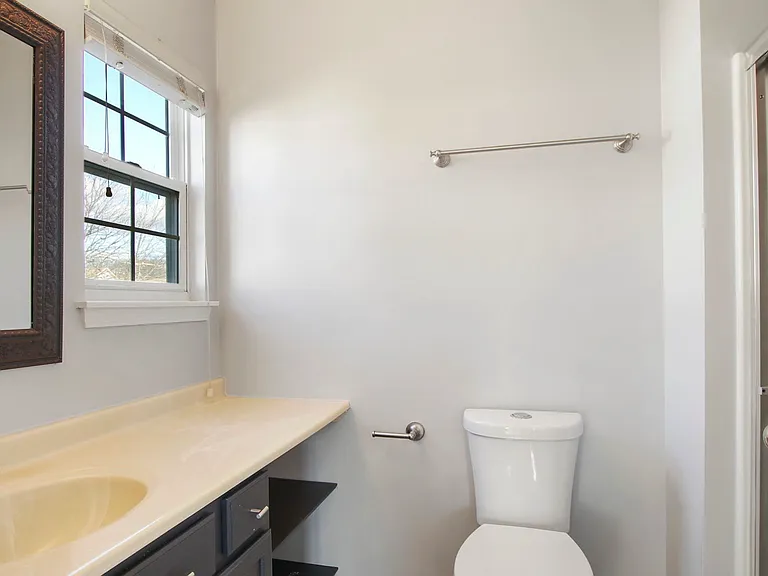1037 N Village Dr #4 — Photo 5