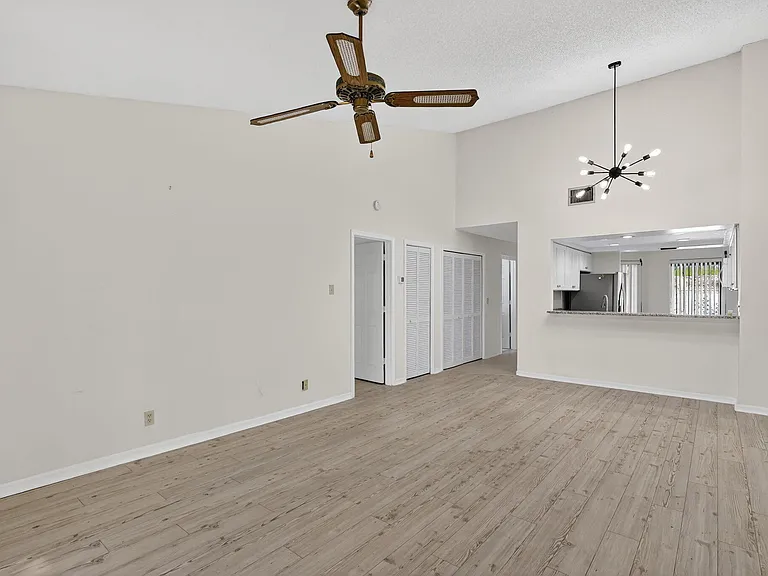 6184 SE Georgetown Pl — Photo 10