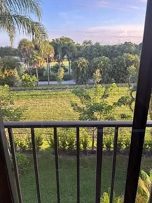 2 bed, 2.0 bath, 1005 sqft, $2,300 — Photo 3