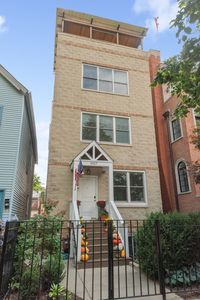 1327 W Roscoe St #2, Chicago, IL, 60657