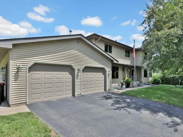 987 Demont Ave E, Maplewood, MN 55109