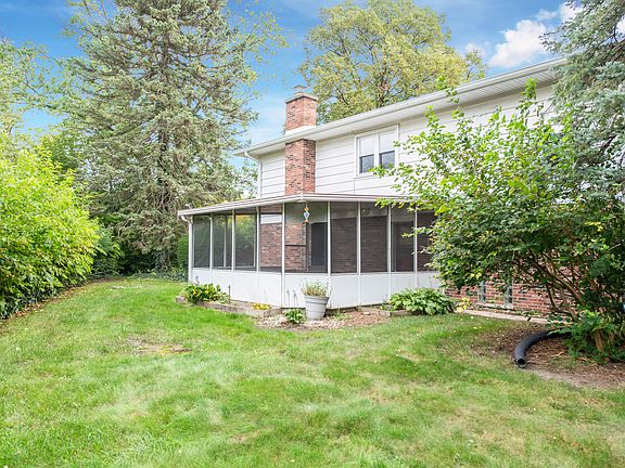 3rd image of 513 N Strieff Ln
