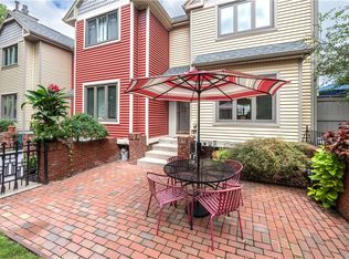 70 Cornhill Pl, Rochester, NY 14608