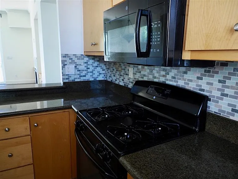 263 McDowell Ln — Photo 10