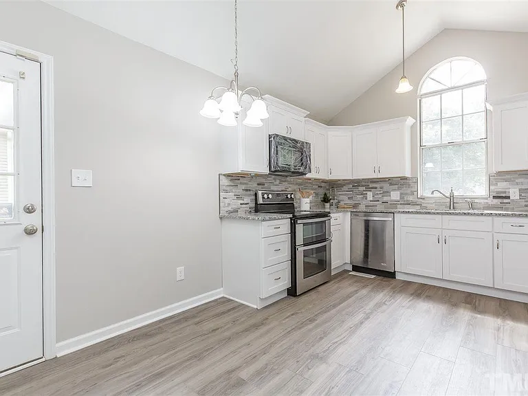 318 Wilson St — Photo 4