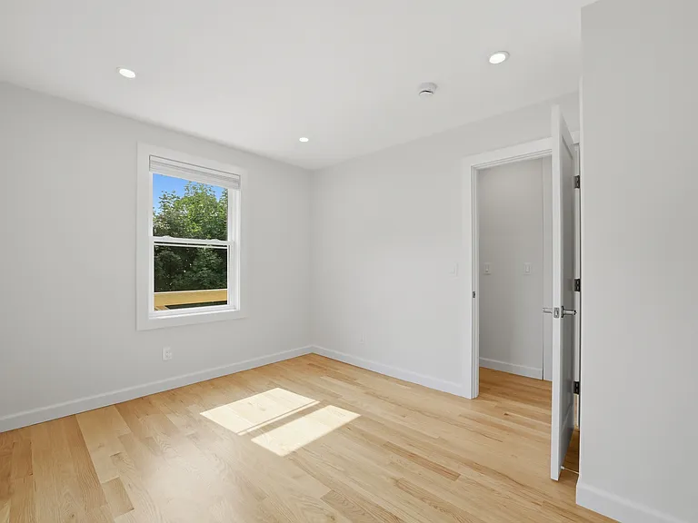 68 Gregory Blvd #2 — Photo 23