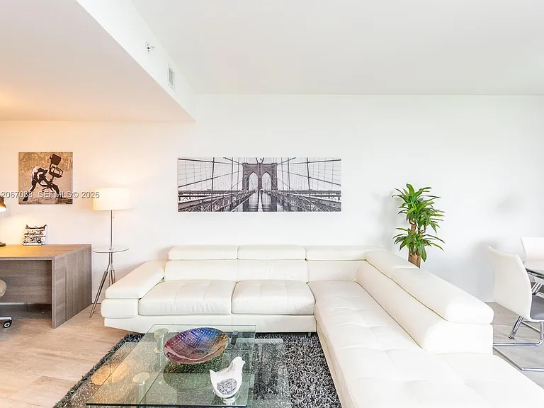 121 NE 34th St #1014 — Photo 23