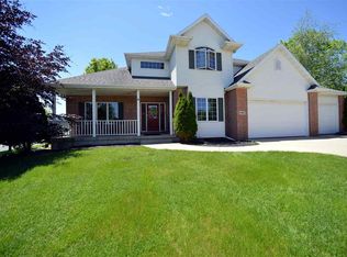 1884 Quail Ct, Sun Prairie, WI 53590