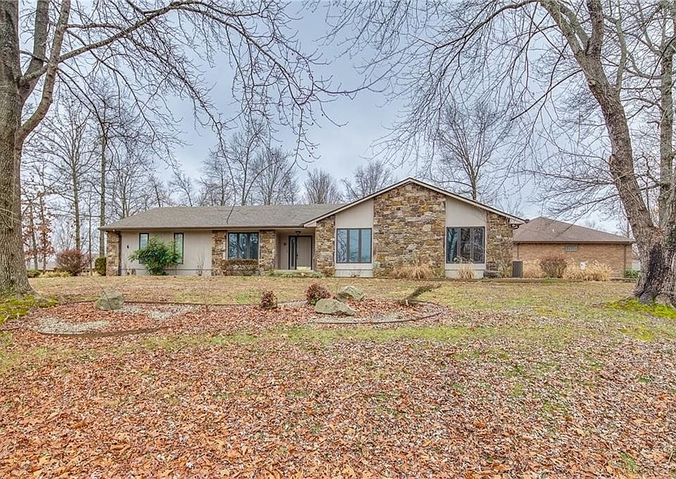 1st image of 6 Boyce Ln