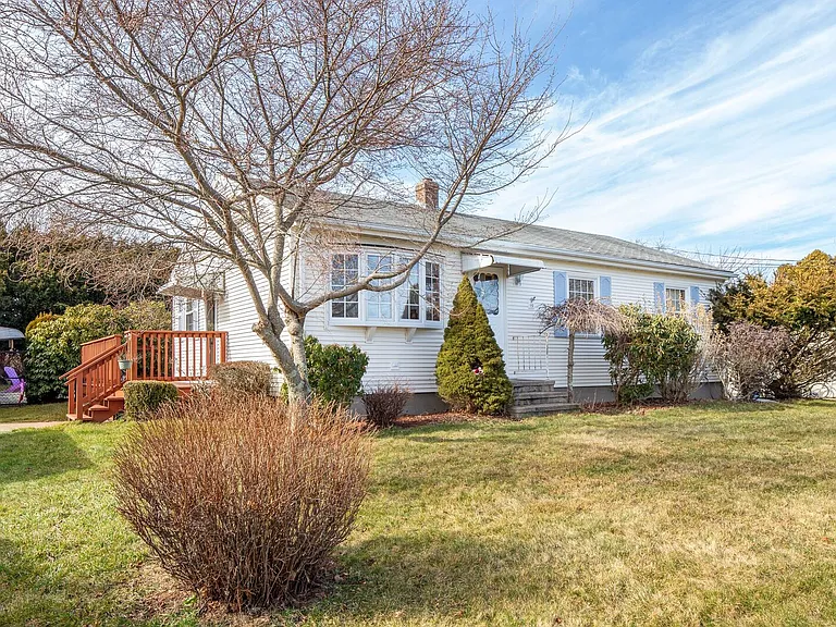 19 Cornell Rd — Photo 4
