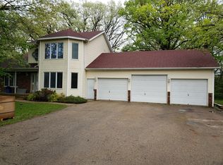 W5612 Sunset Rdg, Walworth, WI 53184