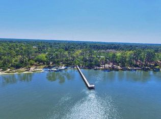 72 S Bayshore Dr, Eastpoint, FL 32328