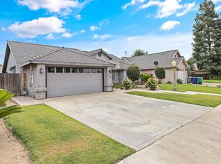 619 Rolling Hills St, Exeter, CA 93221