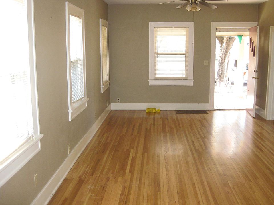 2nd image of 1332 N Coolidge Ave