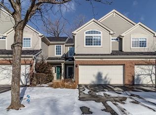 942 Creekside Ct, Lombard, IL 60148