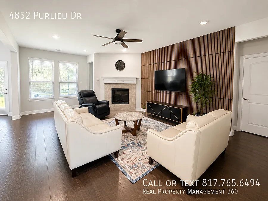 4 bed, 2.5 bath, 2810 sqft, $2,995 — Photo 3