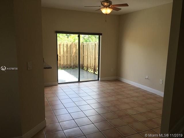 2nd image of 361 NE 37th Pl