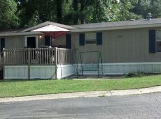 19 Crooked Creek Dr, Lawrenceville, GA 30043