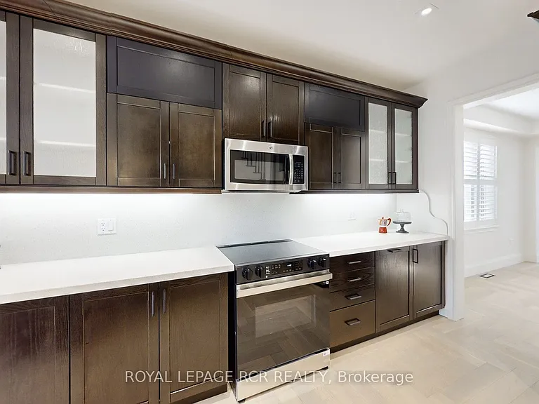 75 Dr George Burrows Pkwy E — Photo 14