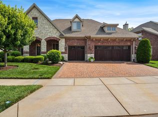 298 Meadowbrook Country Club Est, Ballwin, MO 63011