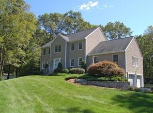 3 Cloverleaf Ln, Franklin, MA 02038