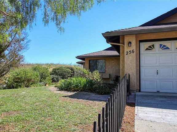 3rd image of 256 E Price St