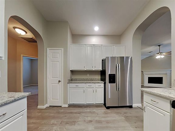 3rd image of 7611 Bronze Trail Dr