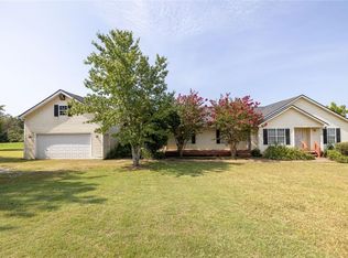 20 Apple Rd, Locust Grove, GA 30248