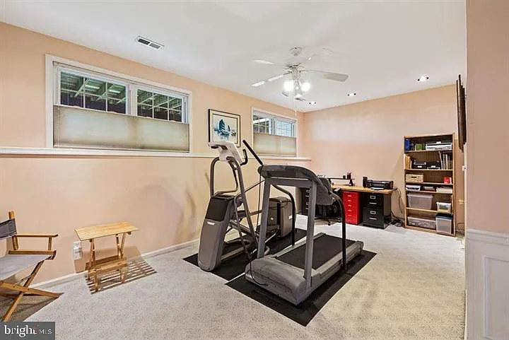 412 E Oakmeade Dr — Photo 4