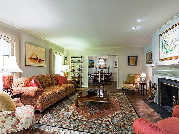 3rd image of 2072 Lakeside Dr