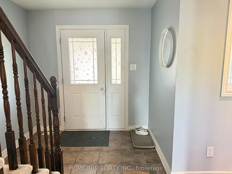 114 Glendore St — Photo 3
