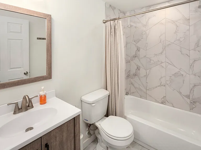3003 NW 74th St — Photo 22