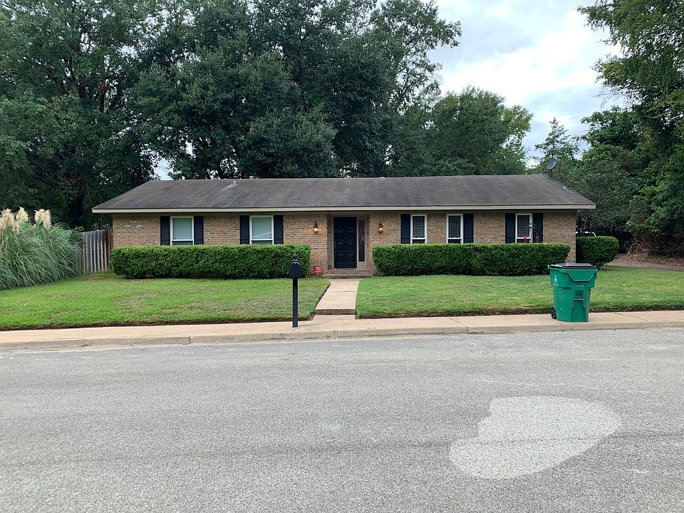 1st image of 1000 Beverly Ave