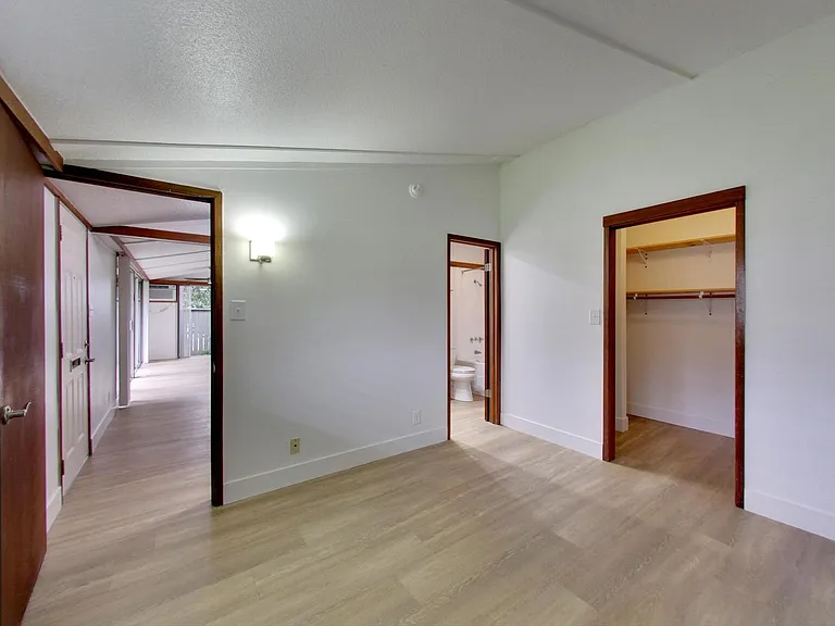 Riverwood Apartments — Photo 78