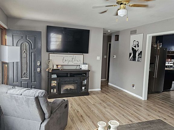 4th image of 109 N McCabe Ave.
