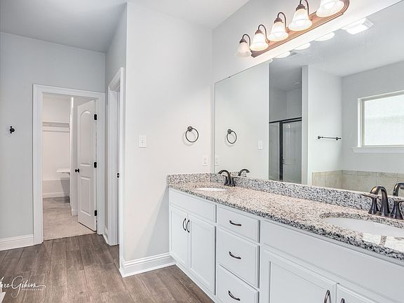 5th image of 402 Mangrove Ln