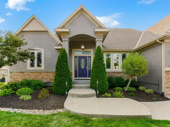 15205 W 164th Ter, Olathe, KS 66062