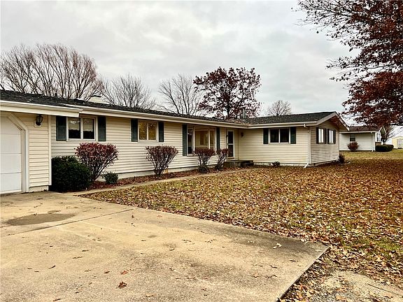 4th image of 106 Lakeview Dr