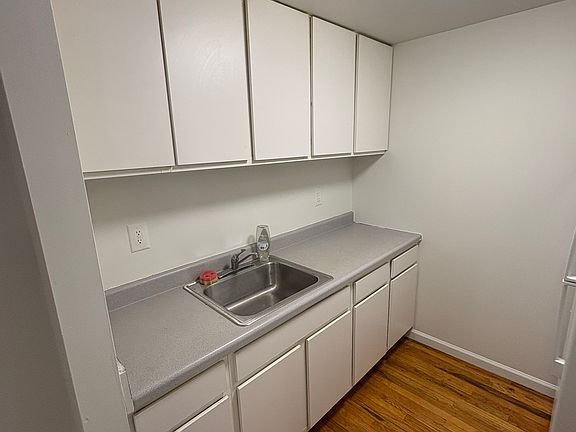 3rd image of 24 E 125th St APT 2R