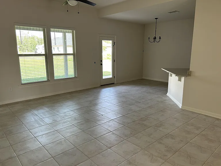 20453 Ridgelake Rd — Photo 8
