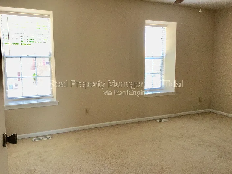 1664 Jameson Dr — Photo 10