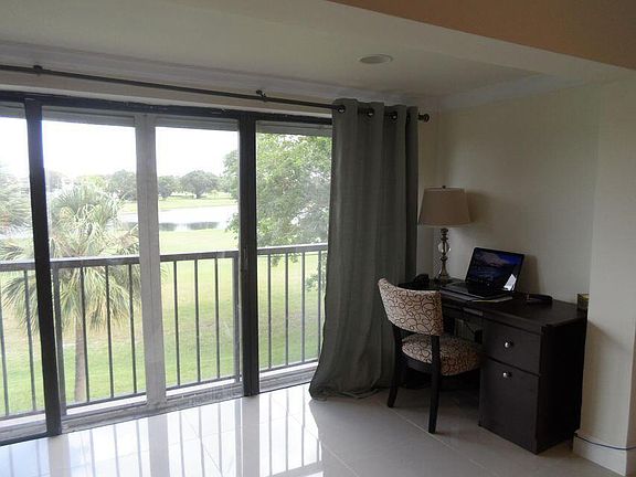 5th image of 4832 SE Esedra Ct #305