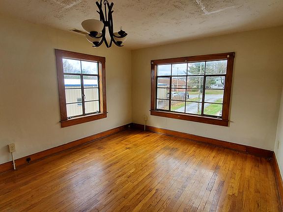 5th image of 1405 1/2 N Walker St #14055NWALKER