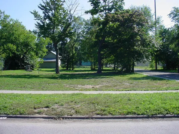 555 Amity Ave, Muskegon, MI 49442