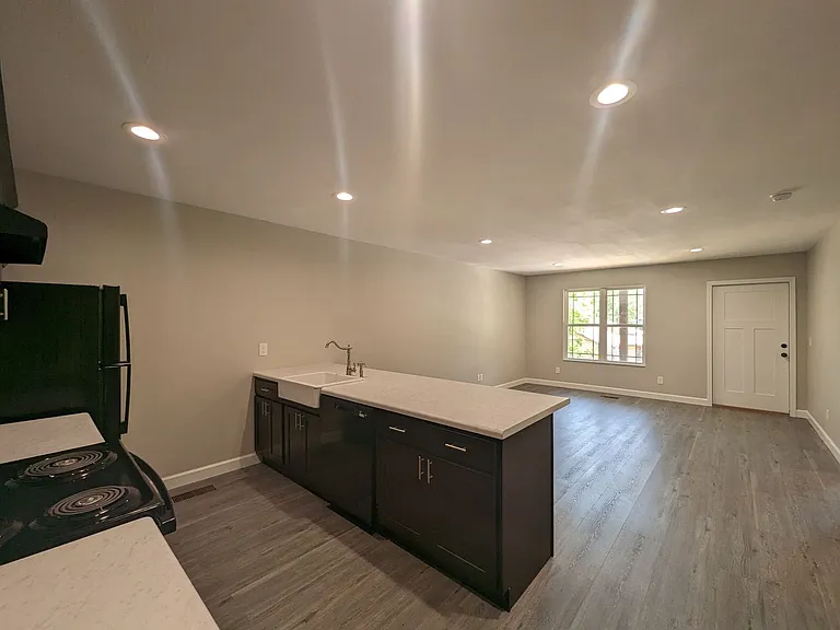 2230 Lyon St — Photo 5