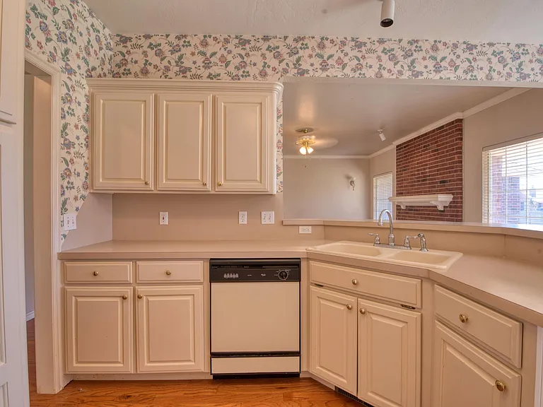 15501 Arbuckle Hts — Photo 9