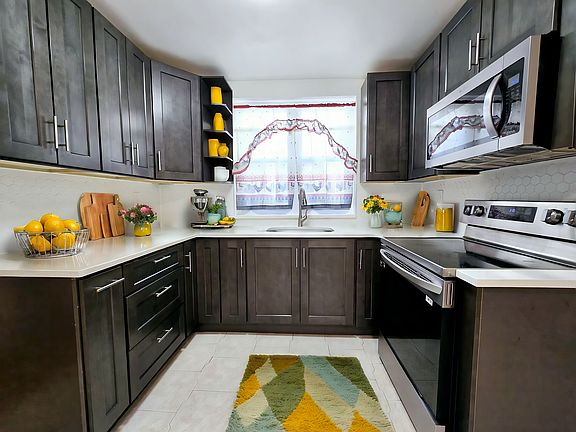 2nd image of 4207 9th Ave Unit 2